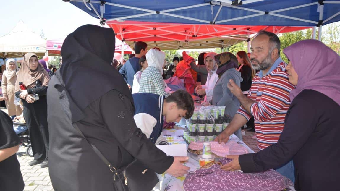 Okul Aile Birliğimizin Katkılarıyla Okulumuzda Kermes Etkinliği Düzenlendi